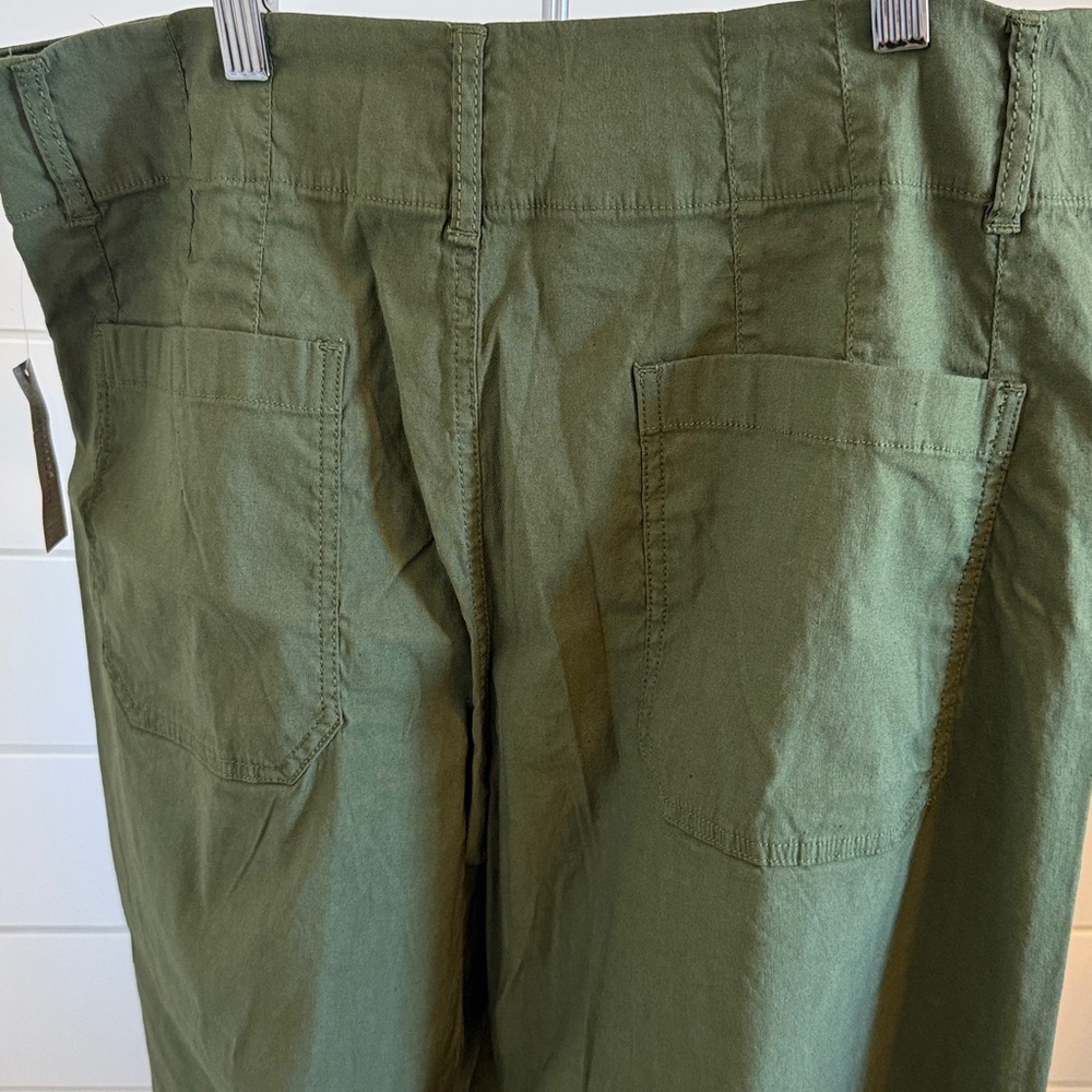 Maeve Olive Green Wide Leg Crop Pants - Picture 5 of 5
